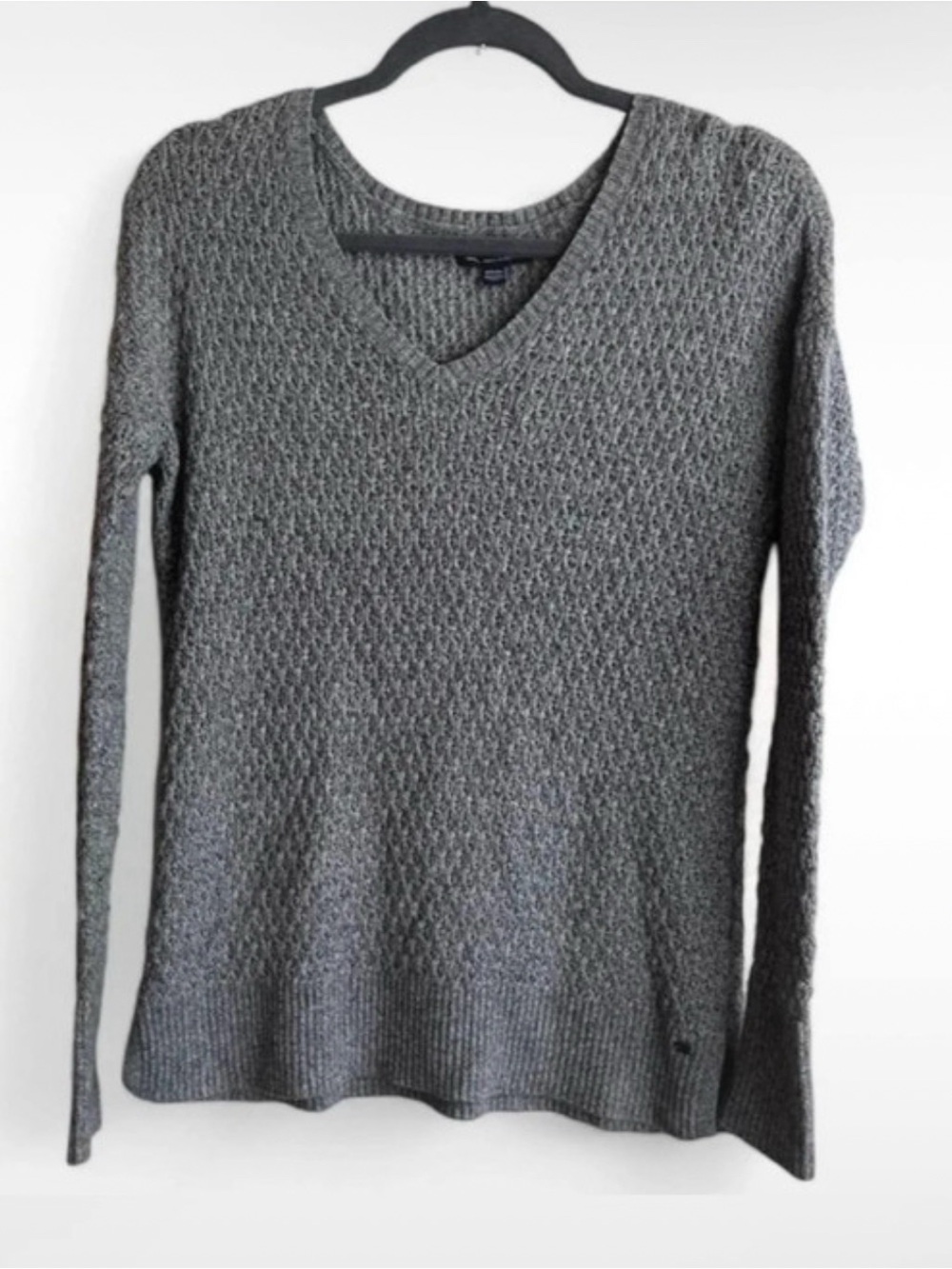 American Eagle v neck sweater
